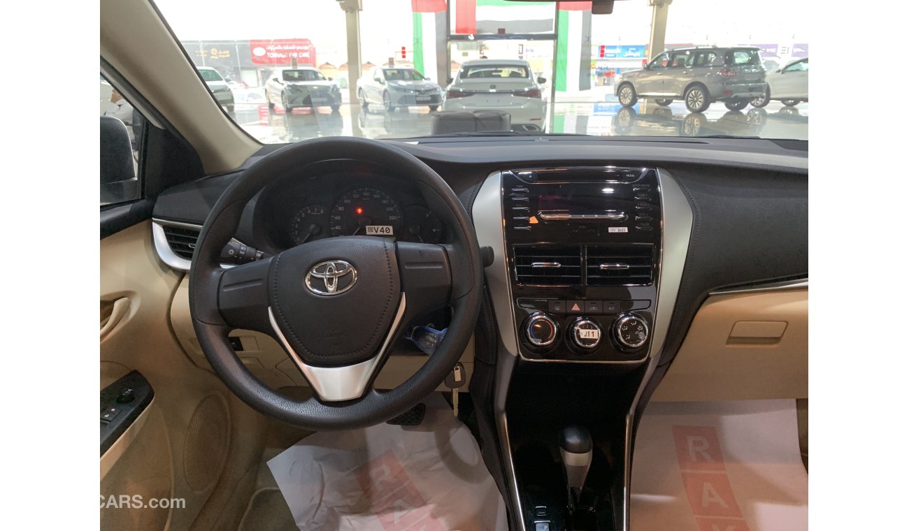 Toyota Yaris 1.5 GCC SPECS MY2019 ( Local Registration )