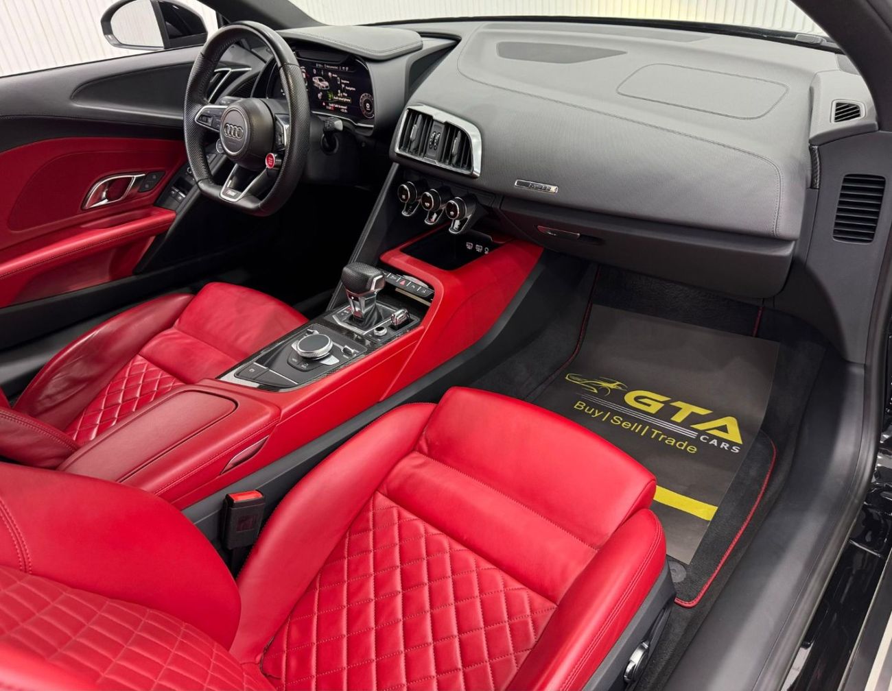 Audi R8 V10 RWD 5.2L (540 HP) 2018 Audi R8 V10, 1 of 999, Warranty, Full Service History, Very Low Kms, Carb