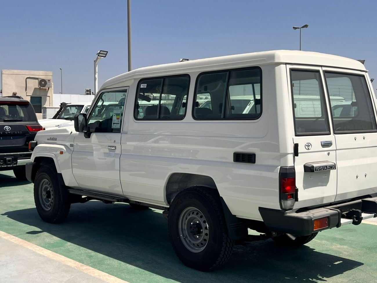 Toyota Land Cruiser 70 LC 78 HARDTOP 2.8L MT