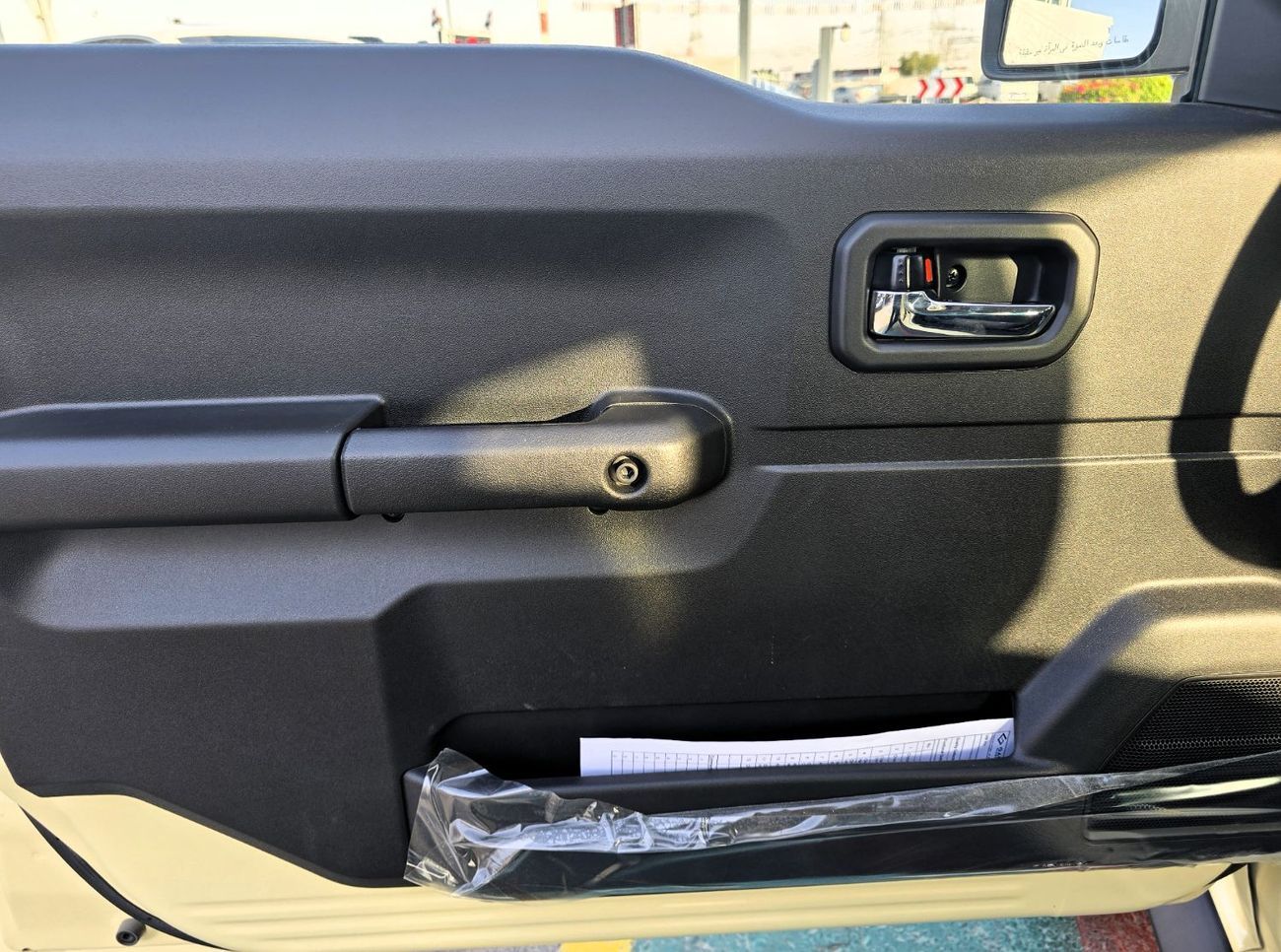 سوزوكي جيمني SUZUKI Jimny GLX 1.5L AT SUV 4WD 5Doors beige color with black roof gcc 2026 model