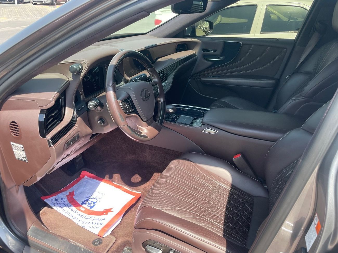 لكزس LS 500 فل اوبشن وارد كوريا اوراق جمارك نظيفة جدا ًبدون حوادث