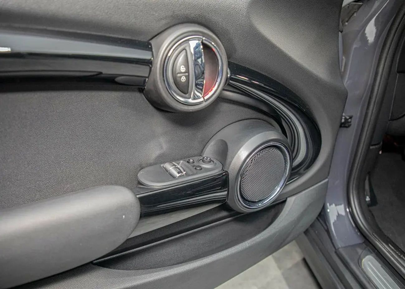 ميني كوبر S 2.0L (4 Seater)