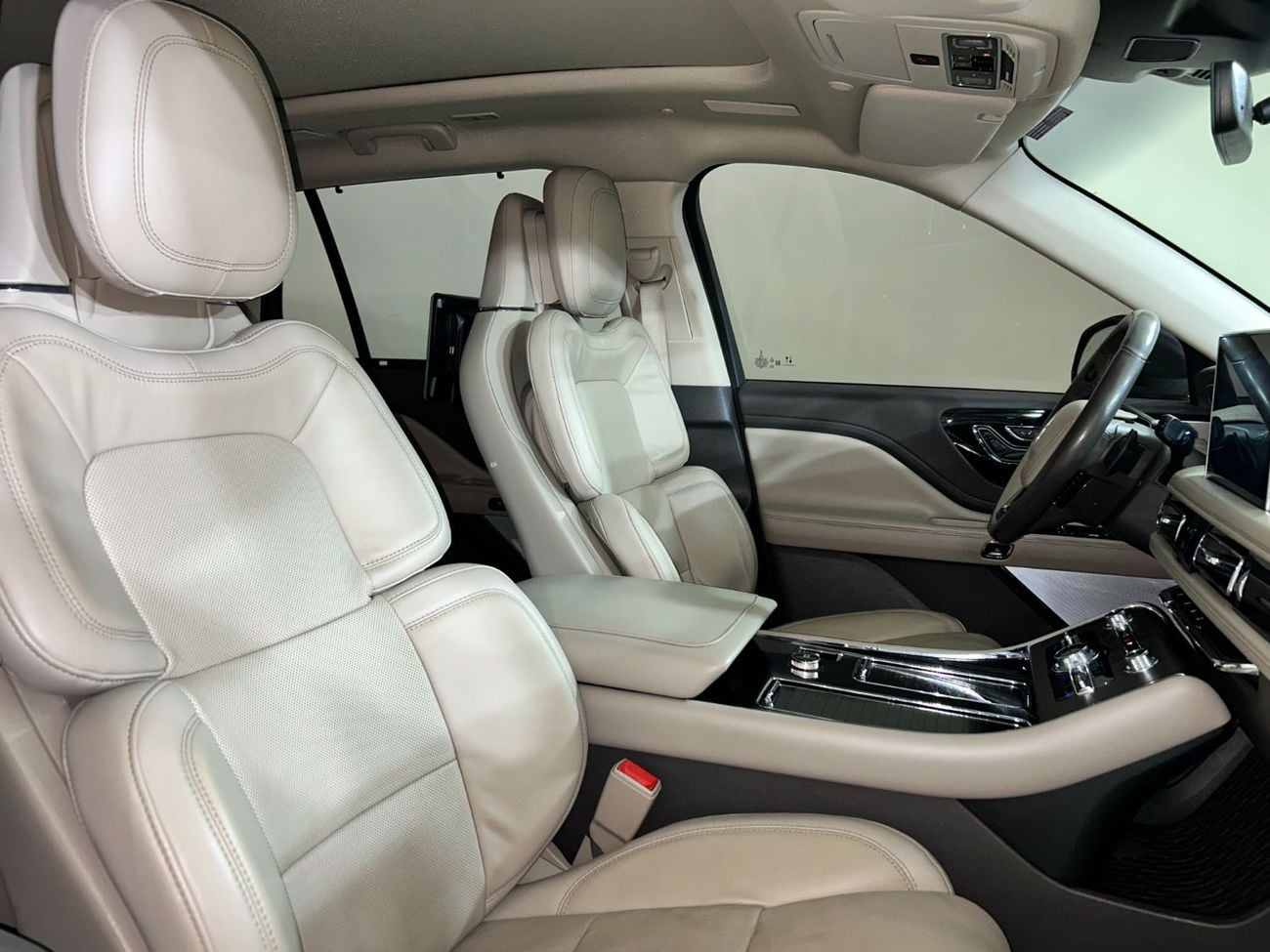 لينكولن أفياتور Reserve 3.0L AVI421M / FREE Insurance + Registration / AL TAYER MOTORS AL QOUZ SHOWROOM