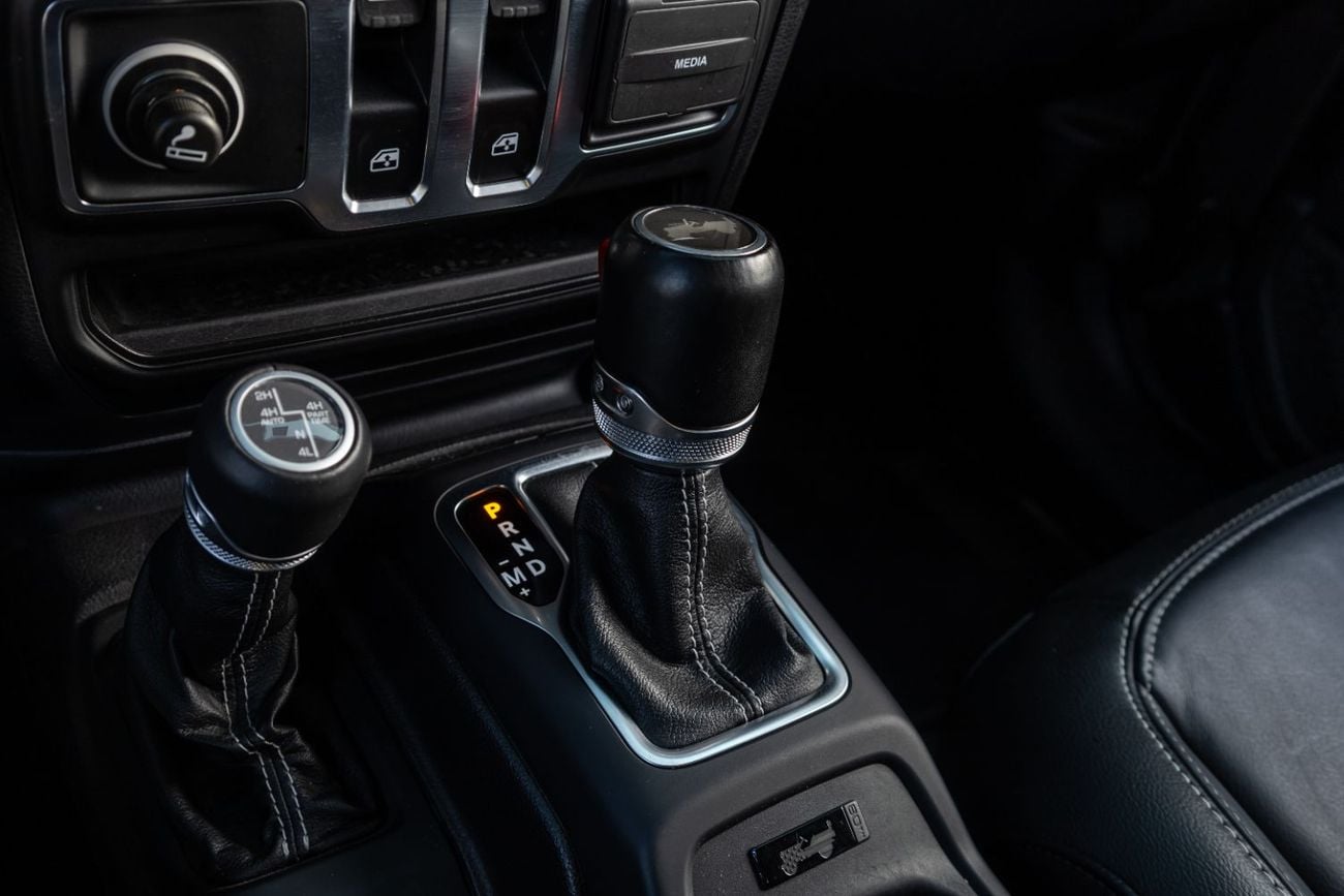 Jeep Wrangler Sahara 3.6L A/T (5 Seater)