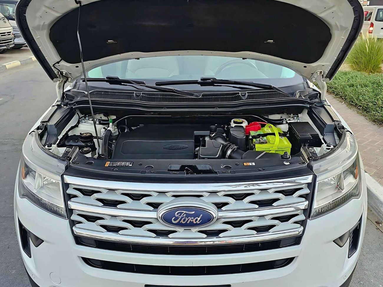 Ford Explorer XLT GCC / AWD /DUAL SUNROOF/ LEATHER ELECTRIC SEATS/NAVIGATION/ FSH/ORG KMS/ORG PAINT/1033 MONTHLY