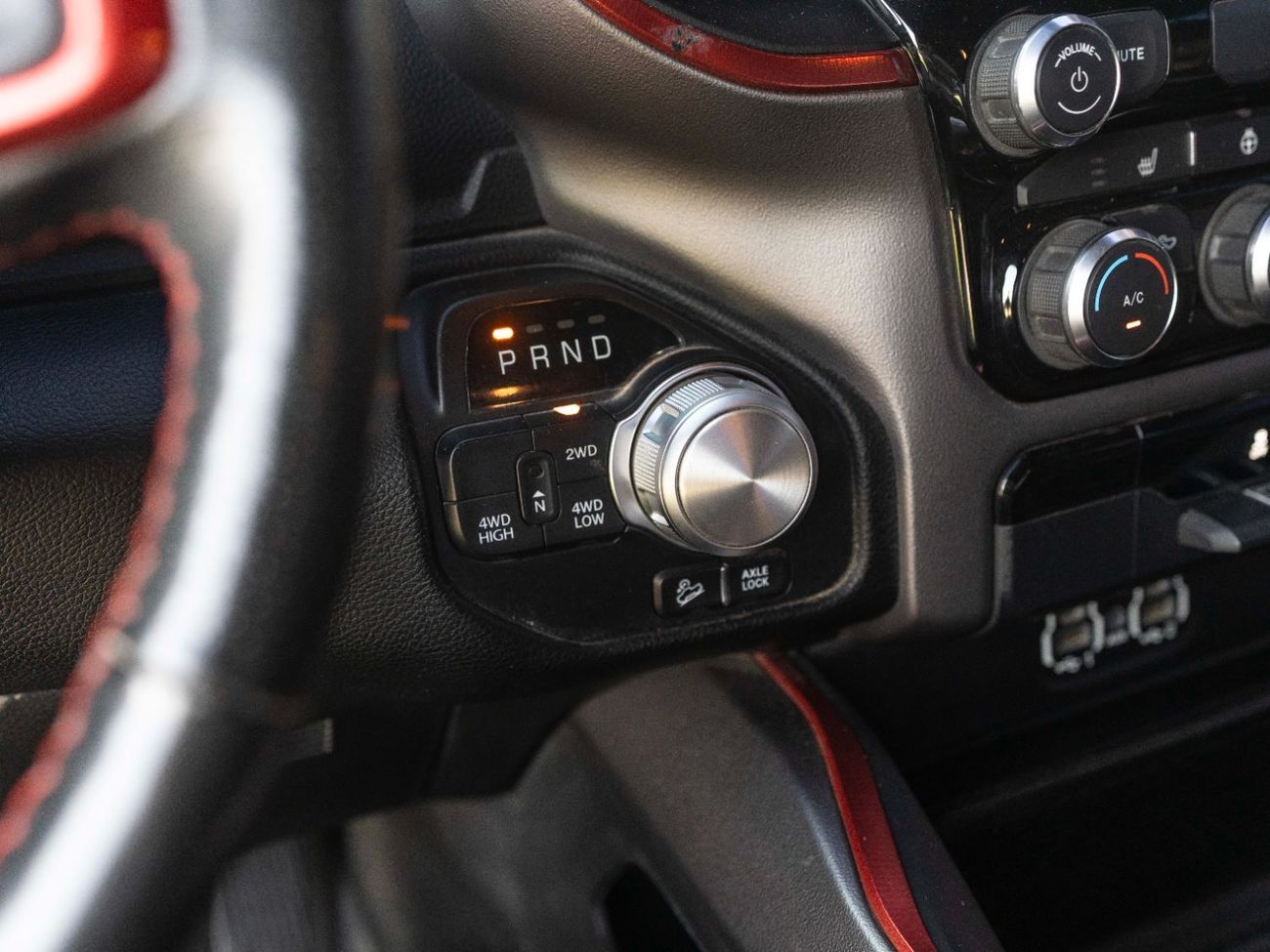 رام 1500 Rebel Crew Cab 5.7L