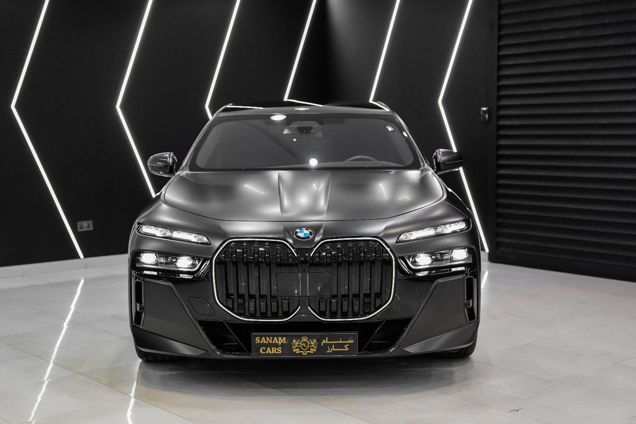 بي أم دبليو 735i M Sport Package, Executive Lounge, AGMC Warranty + Service!!