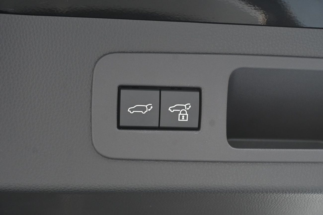 Toyota Land Cruiser VXR 3.5L Toyota Land Cruiser VX-R 3.5L TwinTurbo V6, 4WD