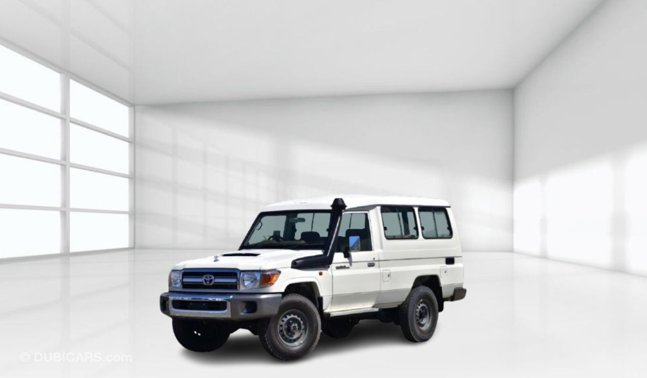 Toyota Land Cruiser Hard Top LC78 4.5L Turbo Diesel V8 9 Seat 3 Doors Manual Windows Model 2022 OMAN SPECS