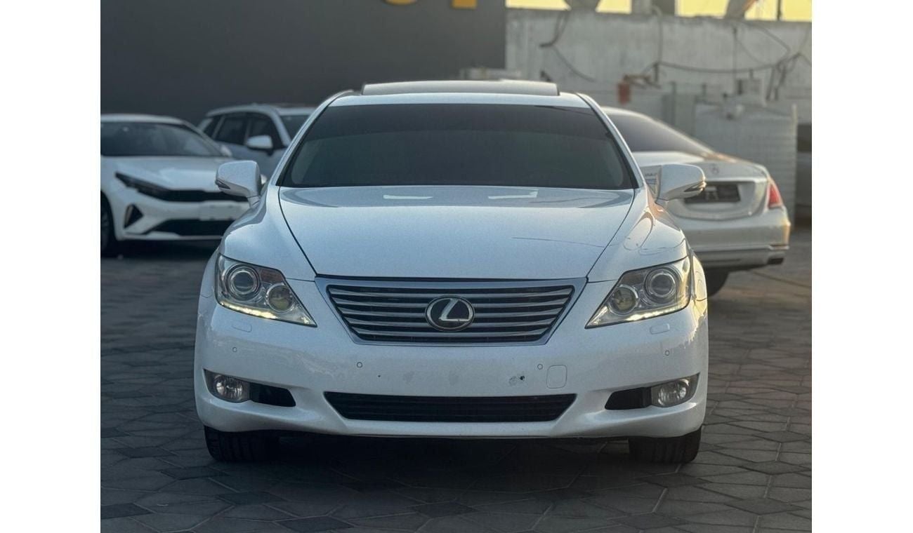 Lexus LS460 Large