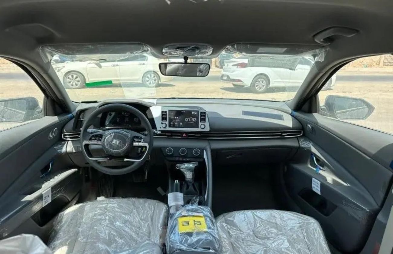 هيونداي إلانترا 2.0L PETROL 2024 GCC