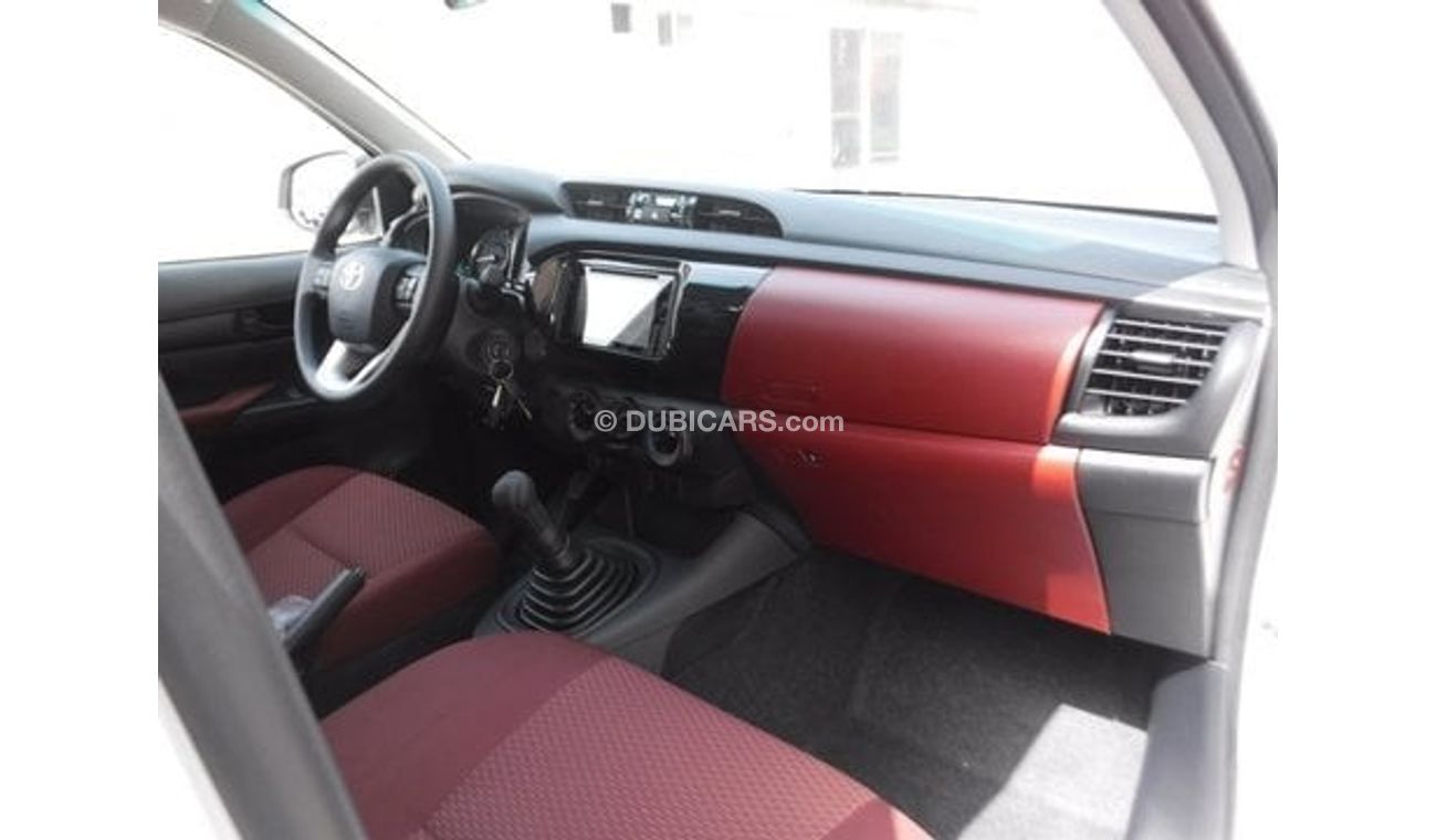 Toyota Hilux 2.7 L , 4x2 ,manual