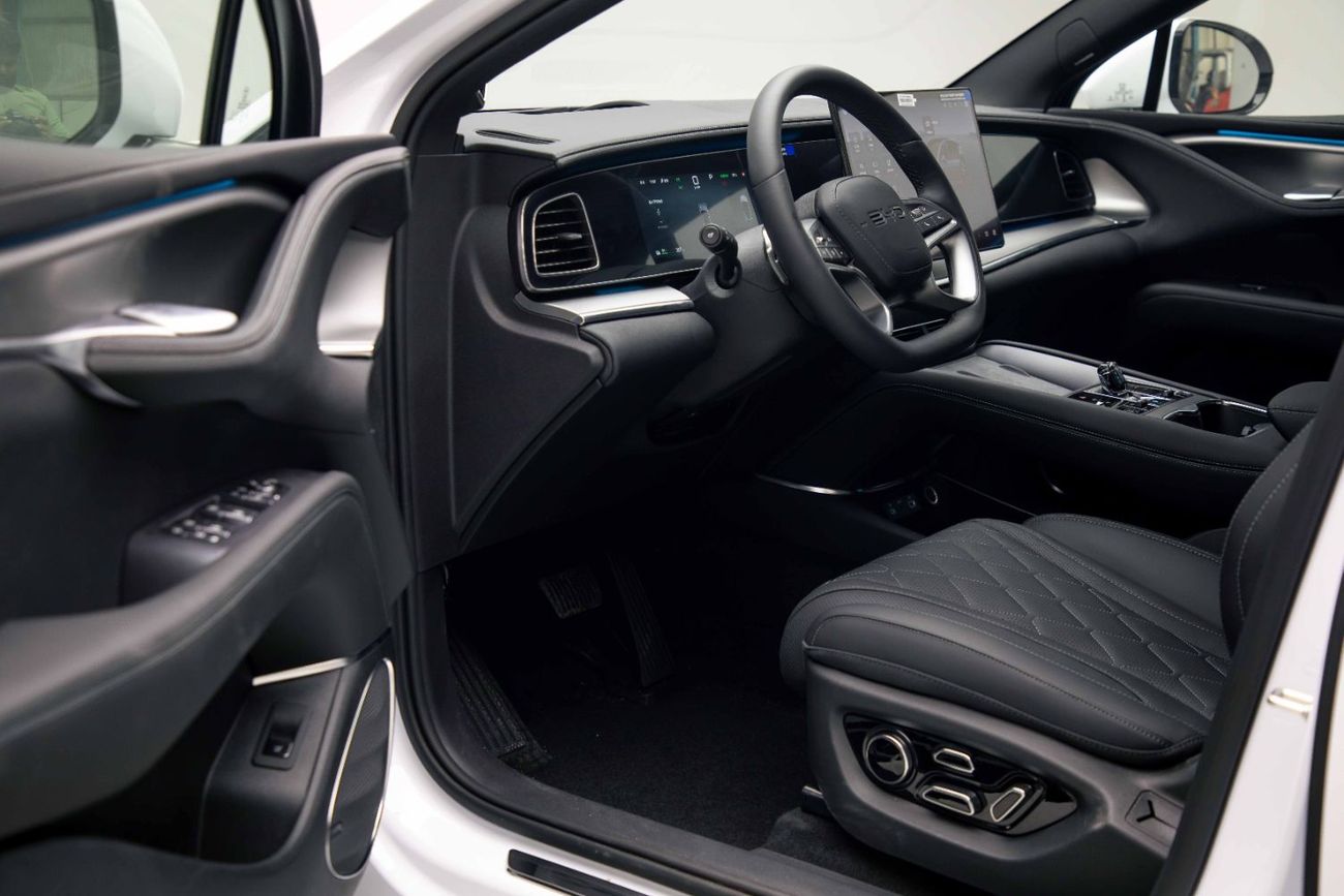 BYD Sealion 7 RWD Intelligent Driving - White Inside Black | Export Only