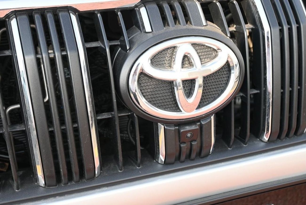 تويوتا برادو تويوتا لاندكروزر برادو 4.0 لتر TX.L بنزين ، دفع رباعي ، 5 أبواب ، مثبت سرعة ، فتحة سقف ، مقاعد كهربا