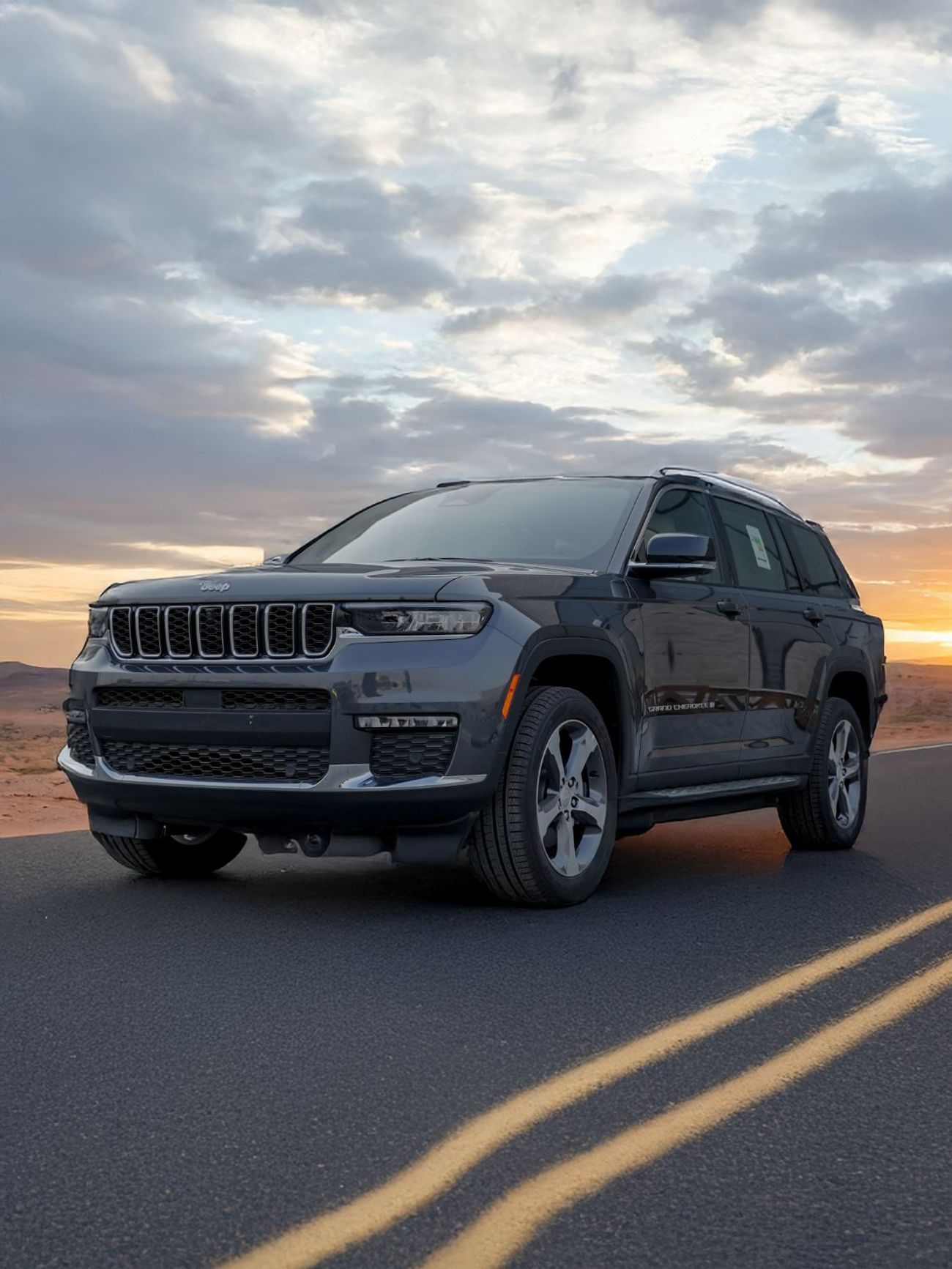 Jeep Grand Cherokee Limited 3.6L Limited Plus 3.6L 2 Years Free Service - 5 Years Warranty @ Official Dealer - EMI 2,800