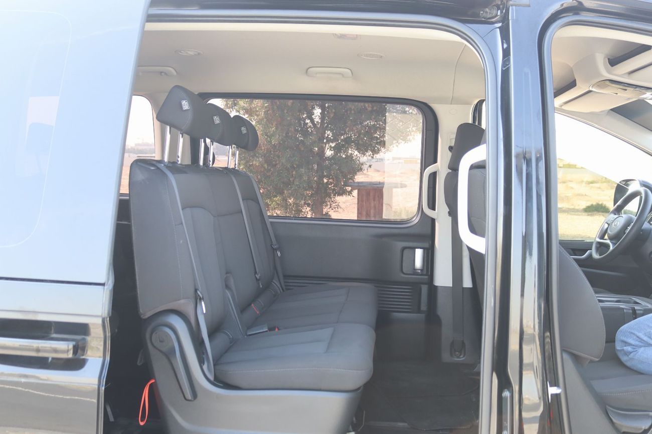 Hyundai Staria 3.5L Comfort (9 Seater) Hyundai Starea - 2023 - GCC - Accident-Free - 3.5L  - 9 Seats - Low Mileage