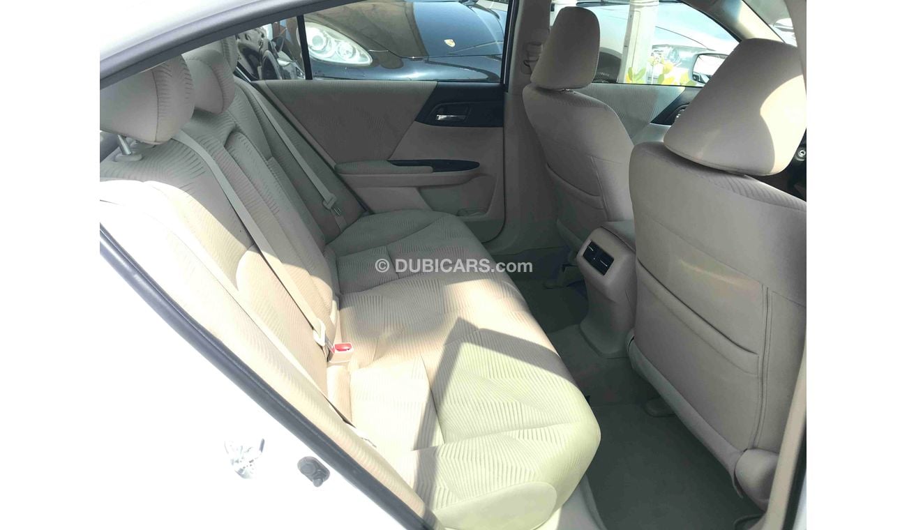 هوندا أكورد خليجي قابل للتصدير الى السعوديه