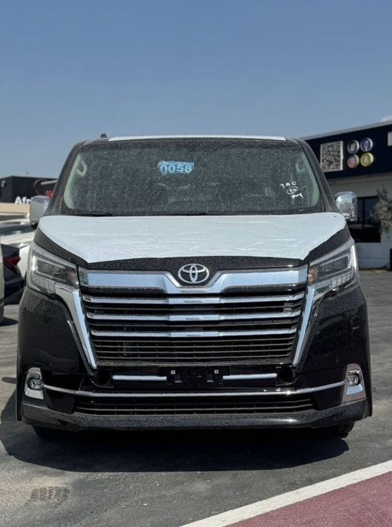 Toyota Granvia 3.5 L , Automatic ,7 seats  , med option