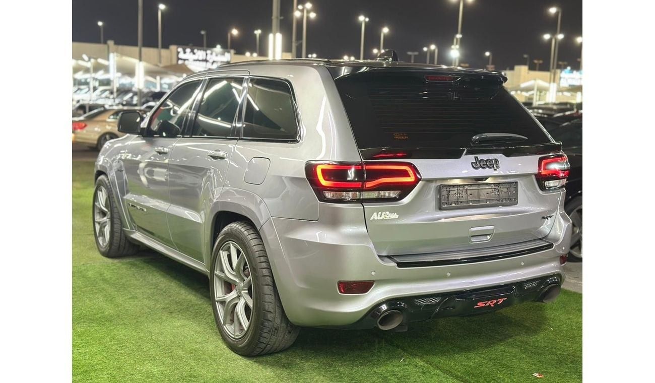 Jeep Grand Cherokee SRT8 6.4L