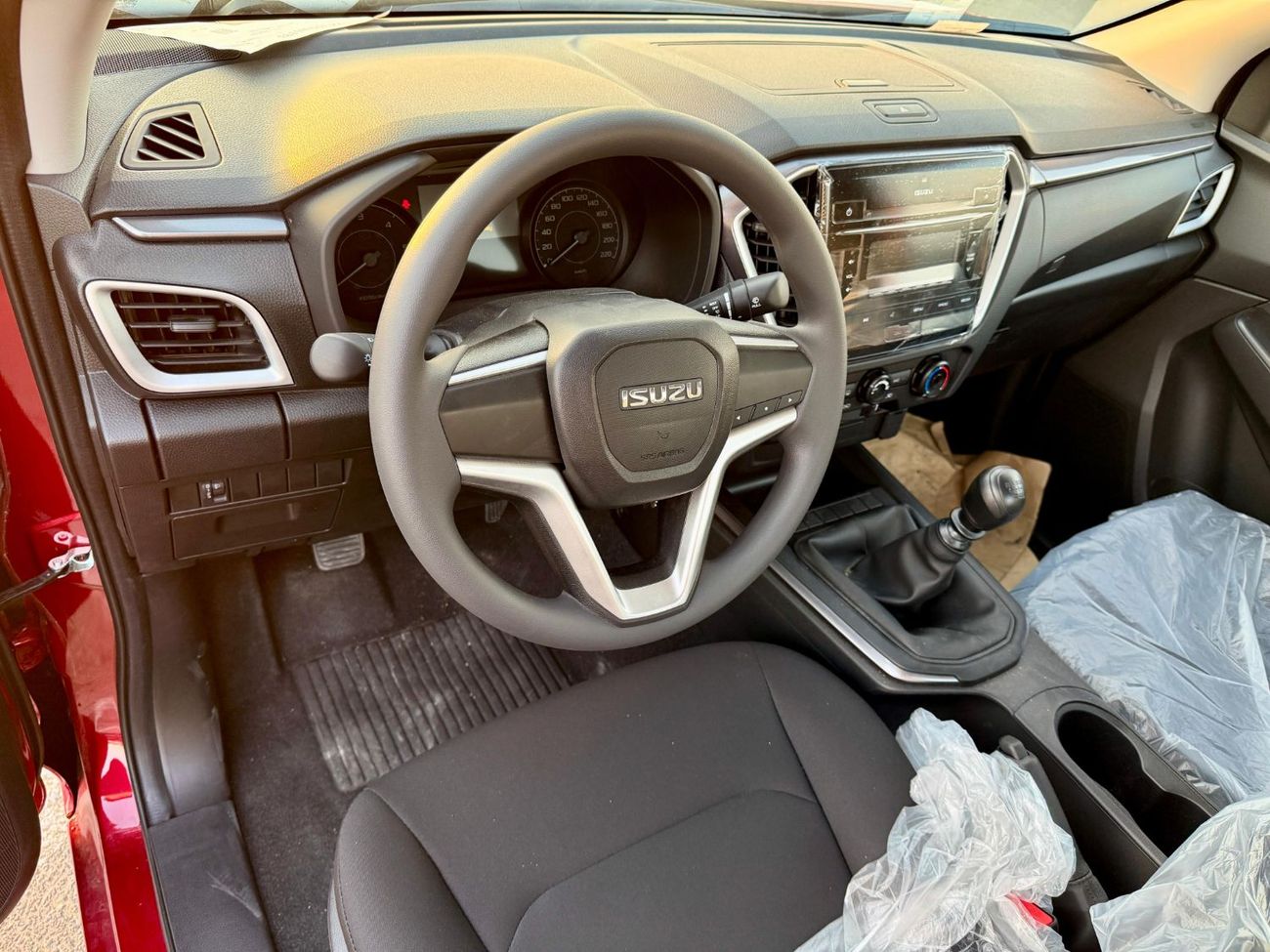 Isuzu DMax ISUZZ -D-MAX - SiNGLE CAB - 4x2 - 1.9L - DiESEL - 2026 - RED