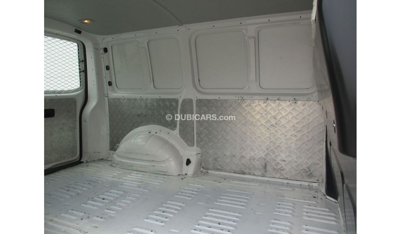 فولكس واجن T5 ترانسبورتر فولكس واجن ترانسبوتر فان بحاله ممتازه 2015 بدون حوادث