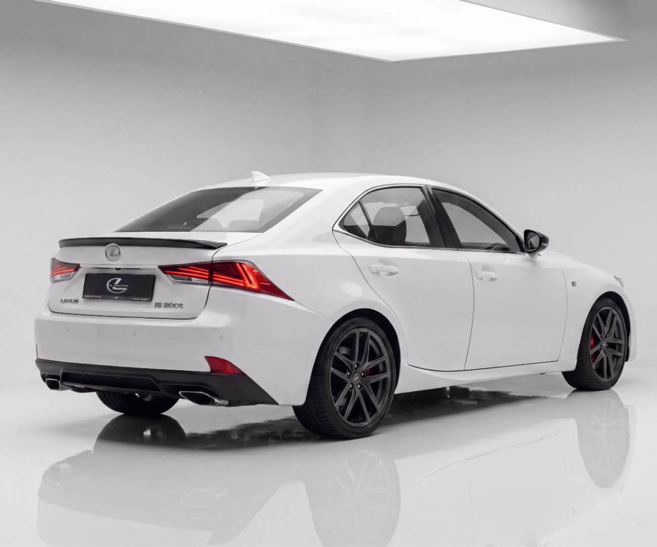 لكزس IS200t F SPORT 2.0