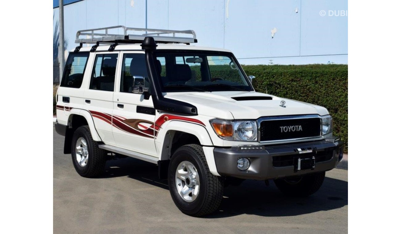 Toyota Land Cruiser 76 SPECIAL UNIT DIESEL 4.5L with Winch- diff lock