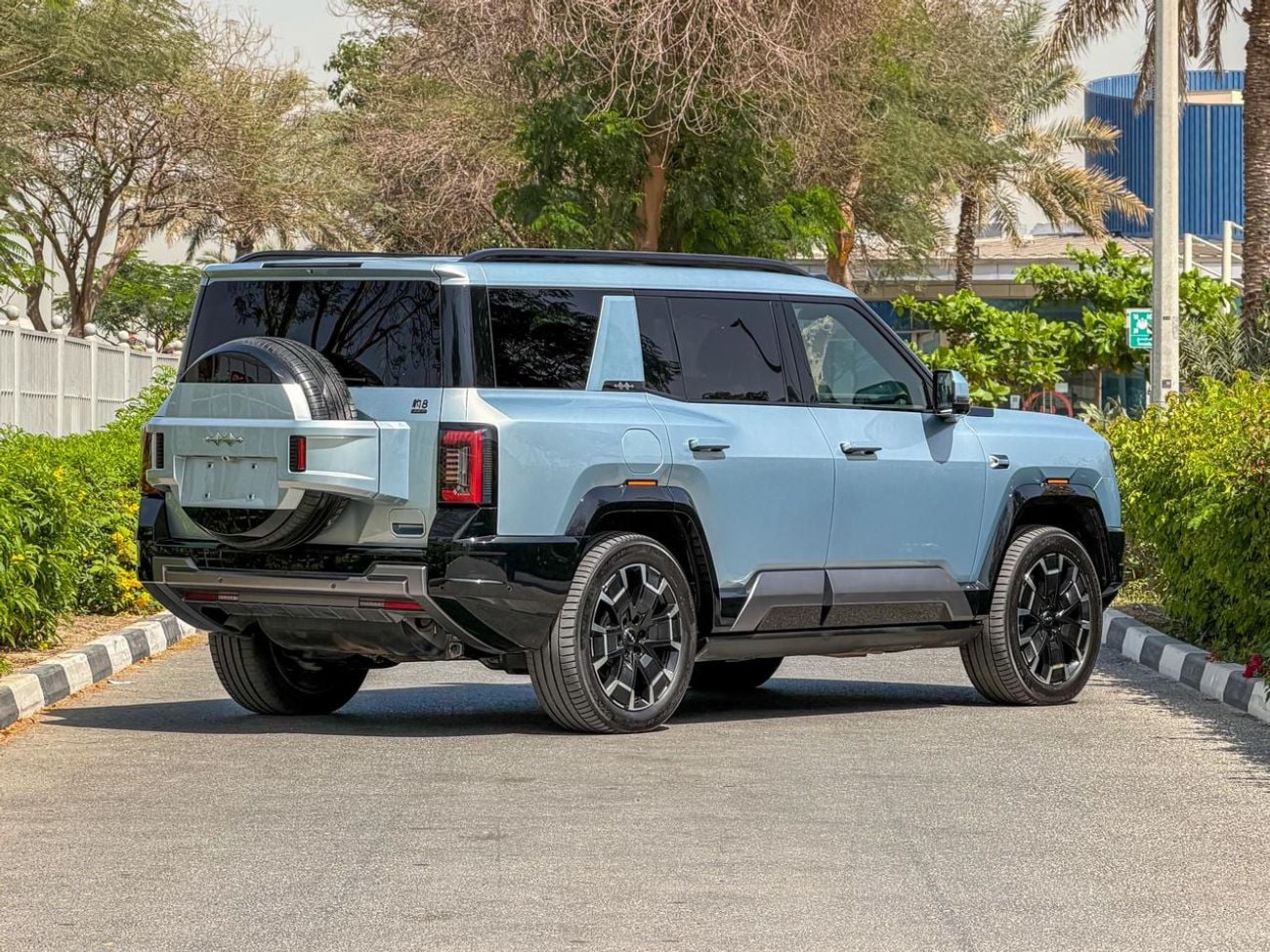 بي واي دي ليوبارد 8 Smart and Brave Flagship Edition (7 Seats)