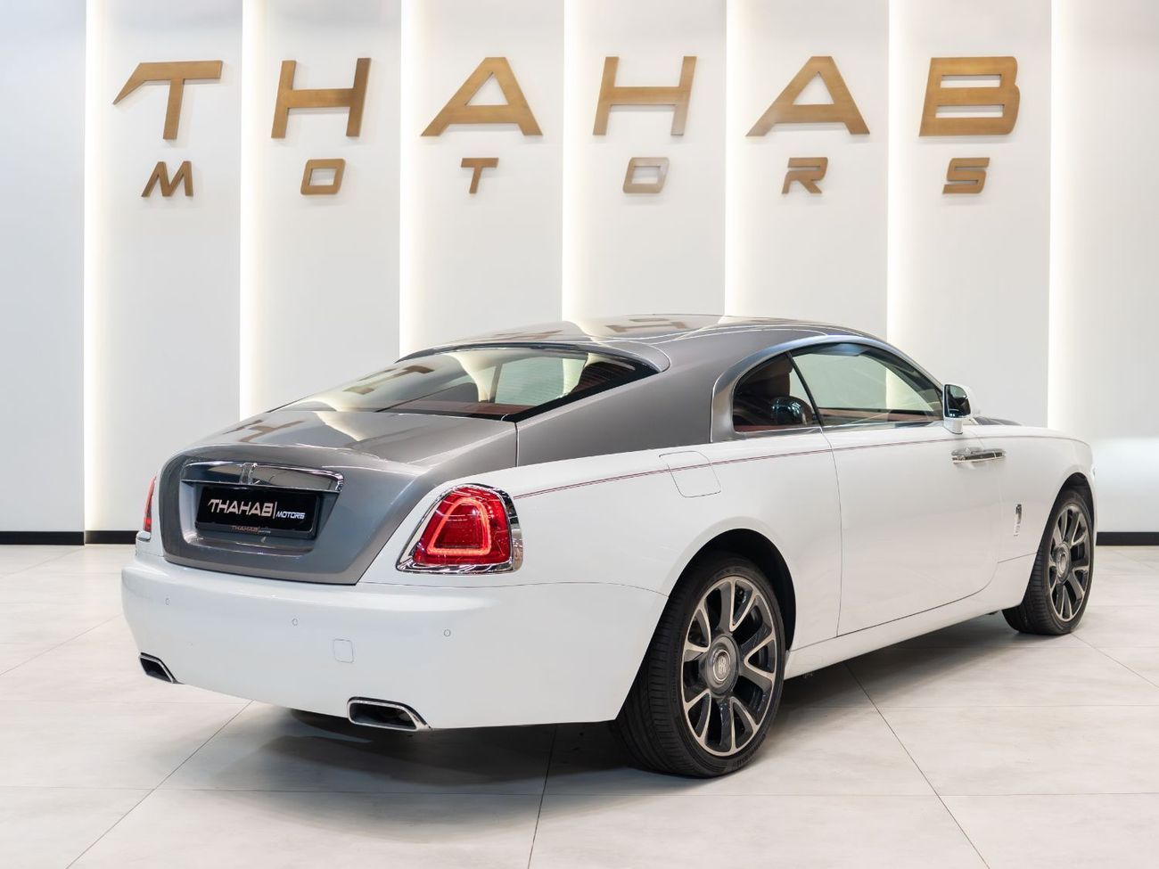 Rolls-Royce Wraith - TWIN-TURBO V12 | SIGNATURE COACH-STYLE DOORS | 4 SEATERS | LOW MILEAGE | GCC | PERFECT CONDITION