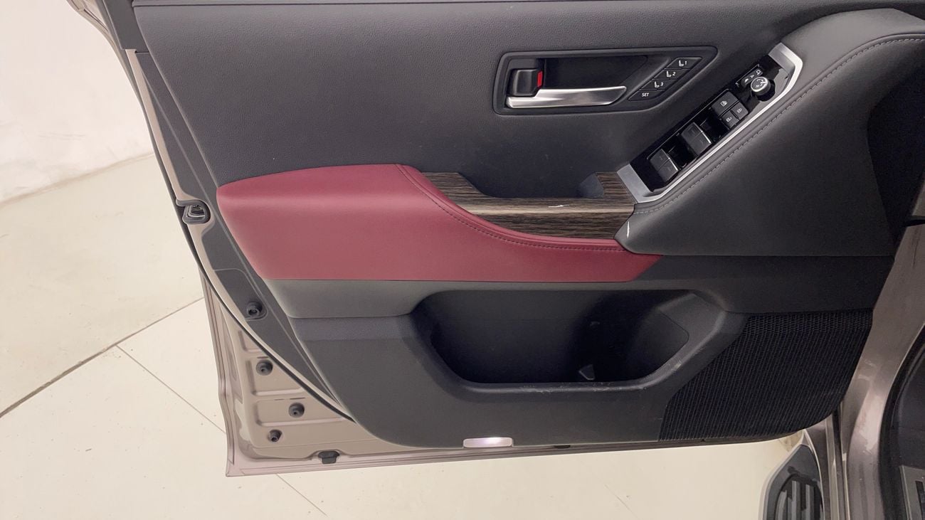 تويوتا لاند كروزر VXR 3.5 | بدون دفعة مقدمة | اختبار القيادة في المنزل