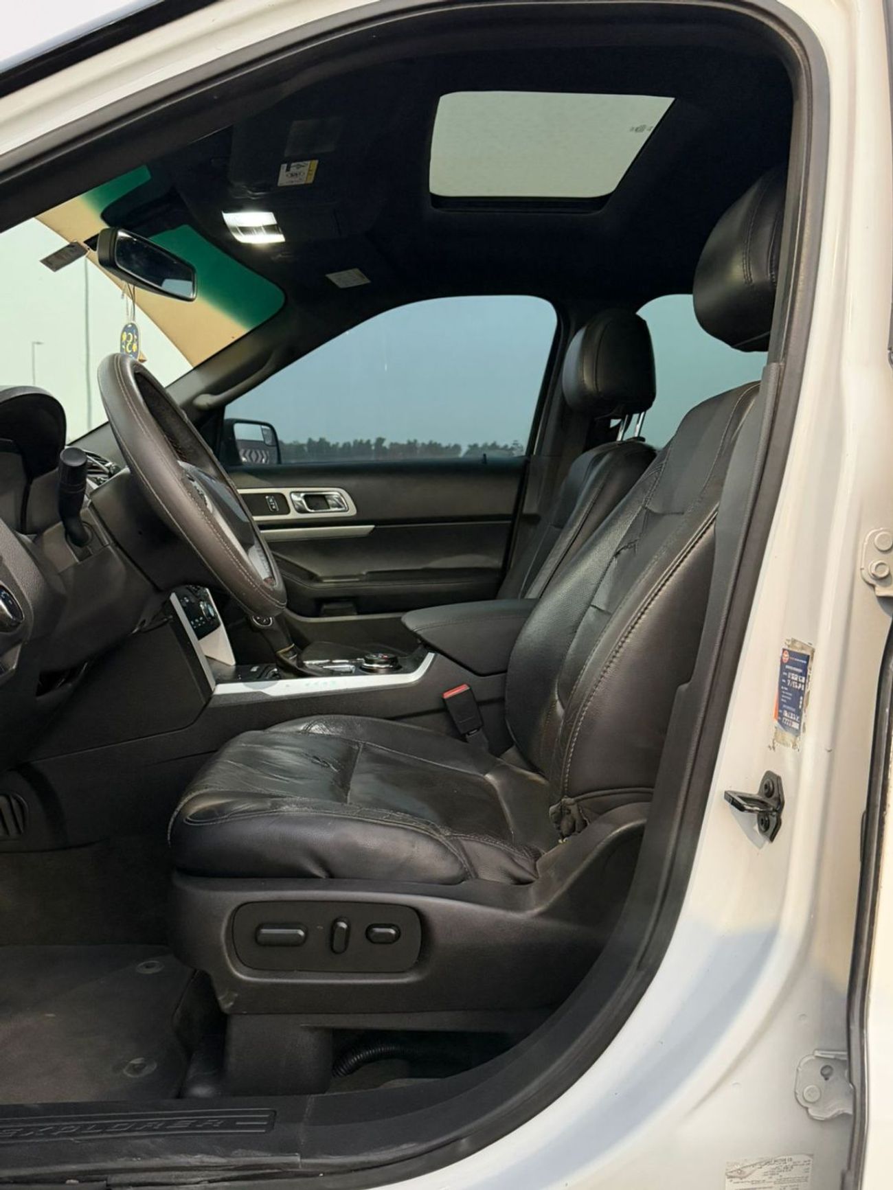 Ford Explorer Std 3.5L 4WD