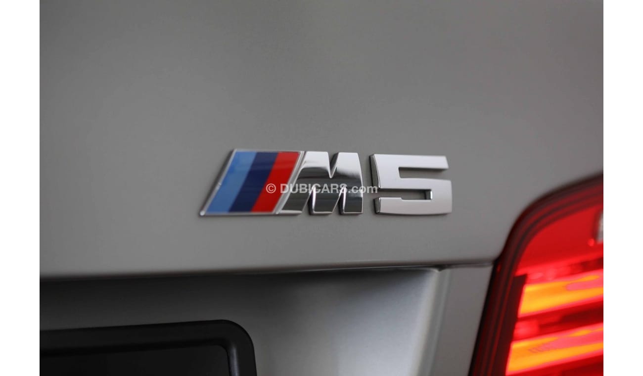 بي أم دبليو M5 2015 BMW M5 30 Jahre Edition (1 of 300 Worldwide! BMW Warranty & Service)