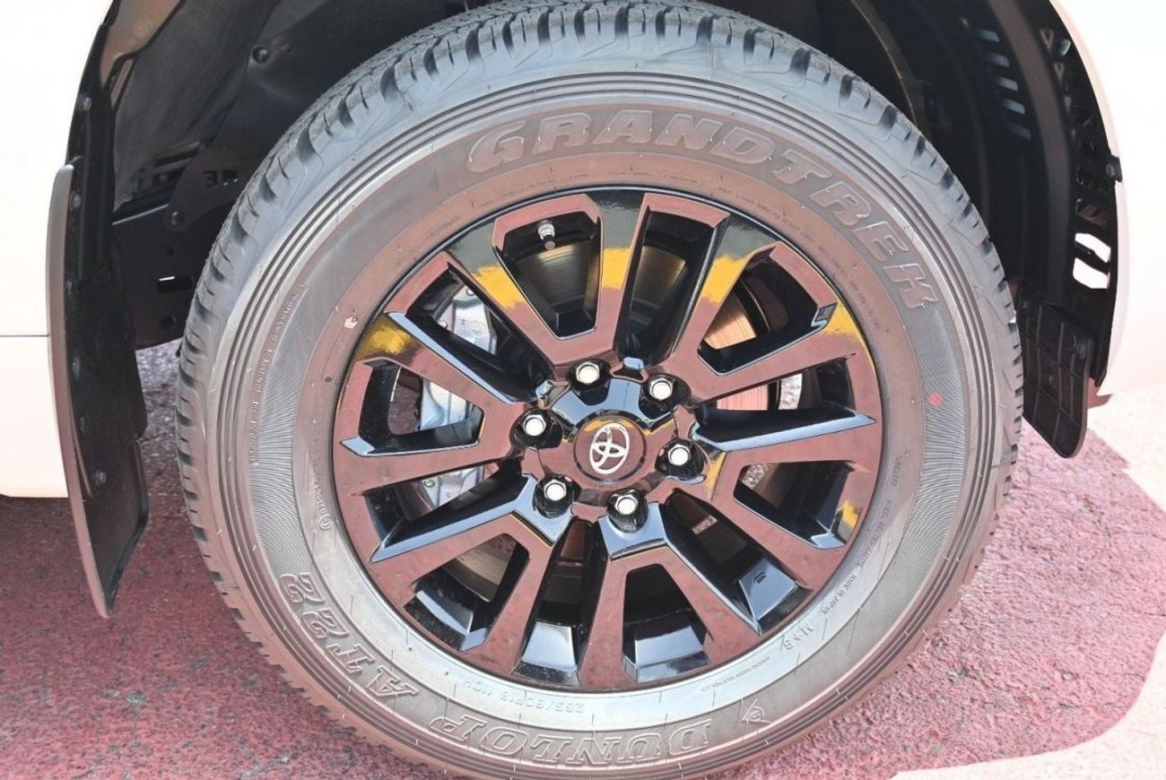 تويوتا برادو تويوتا لاندكروزر برادو 4.0 لتر TX.L بنزين ، دفع رباعي ، دفع رباعي ، 5 أبواب ، مثبت سرعة ، فتحة سقف ،