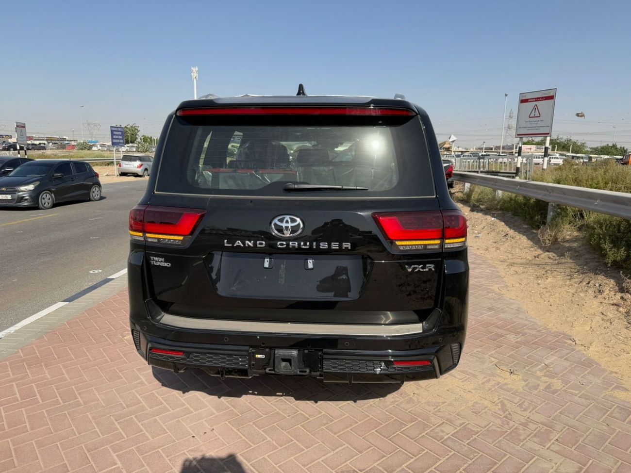 تويوتا لاند كروزر Toyota Land Cruiser VXR 3.5 2026 Full option Oman