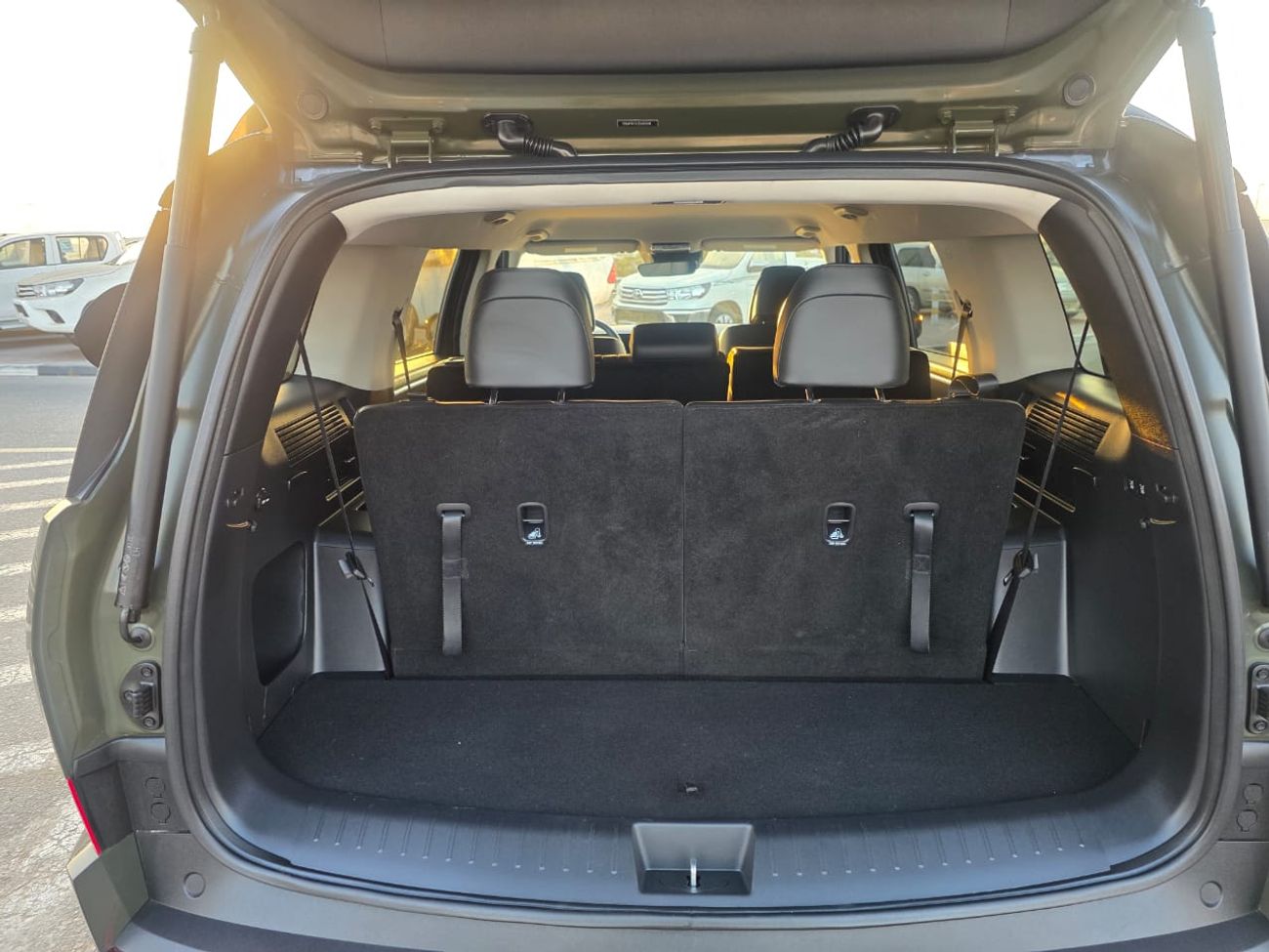 Hyundai Santa Fe 2025 Model Push button , Trunk automatic and original leather with 8 seatwe