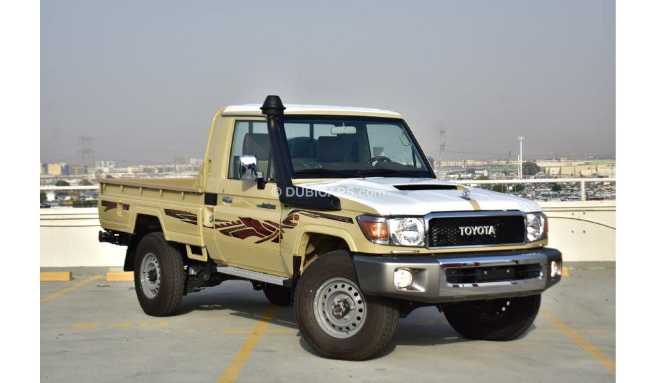Toyota Land Cruiser Pick Up 79 Single Cab Pickup DLX V8 4.5L Diesel 4wd Manual Transmission