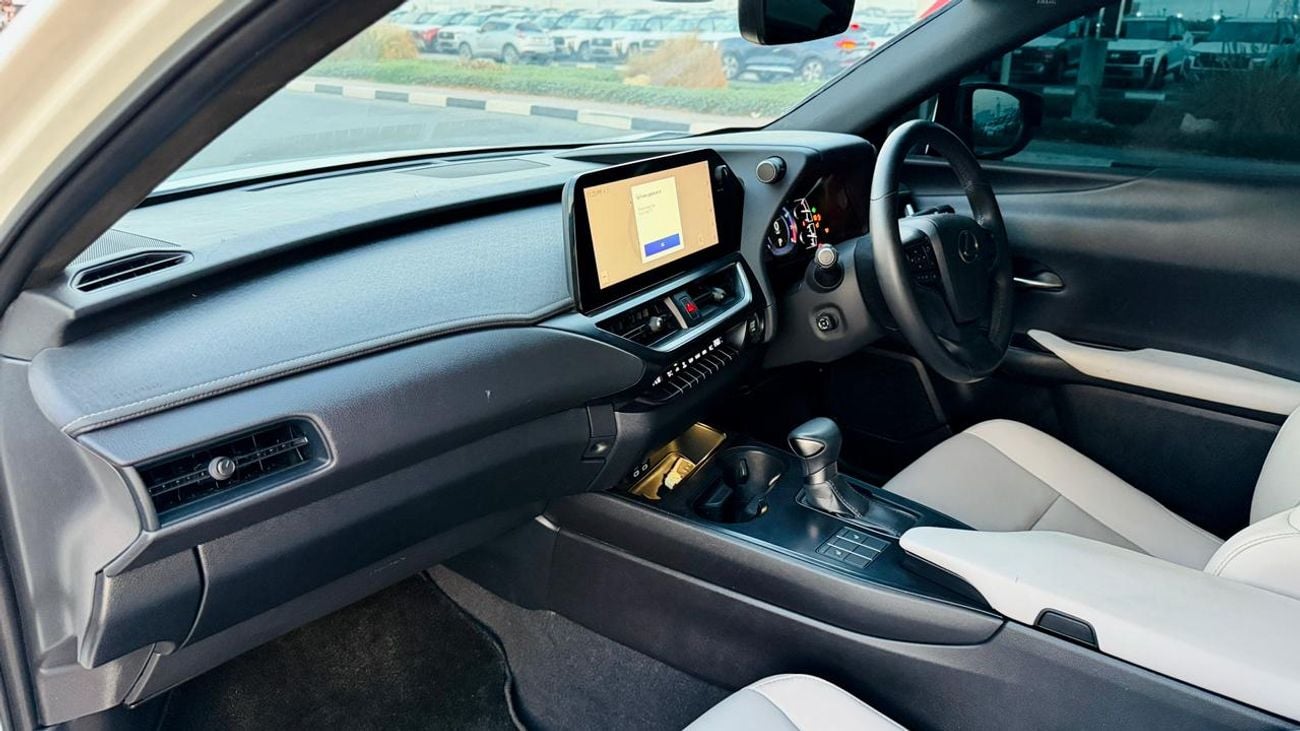 لكزس UX 200 PUSH START | LEATHER SEATS | AT | 2.0L PETROL | BACK CAMERA | ELECTRIC HEATED & POWER SEATS | 2023