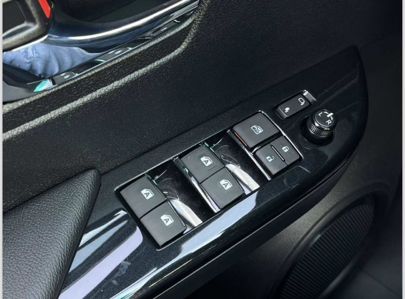 تويوتا هيلوكس Toyota pickup Hilux, adventure.4.0L petrol engine LHD,2025 model ,brand new ,Gcc specs,4x4 , automat