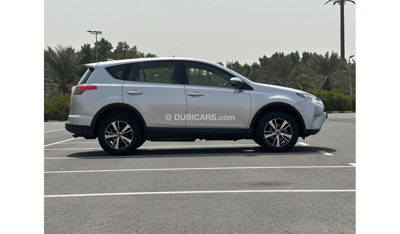 Toyota RAV4 EX MODEL 2016 GCC CAR PREFECT CONDITION INSIDE AND OUTSIDE LOW MILEAGE original paint