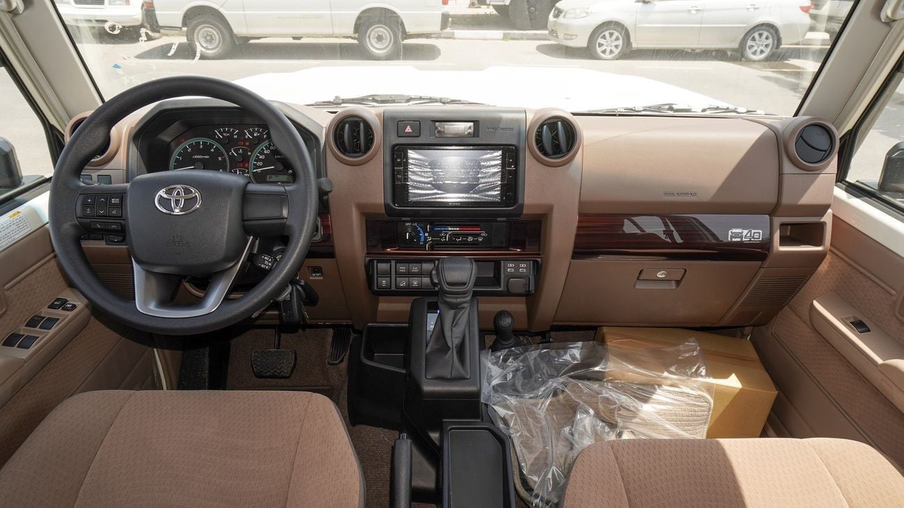 Toyota Land Cruiser 70 LC76 LX LX 2.8L Diesel A/T