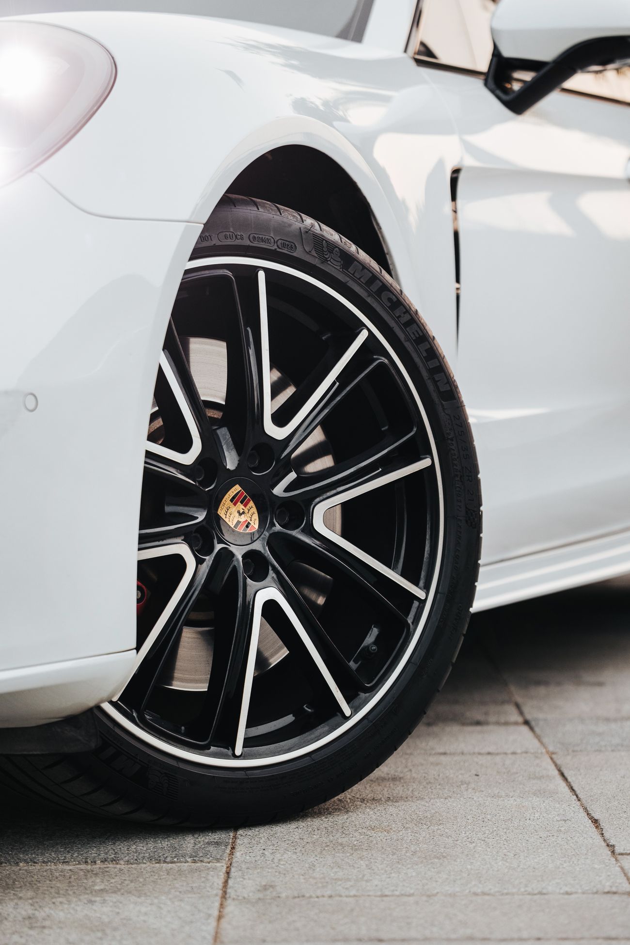 Porsche Panamera Turbo 4.0L AWD