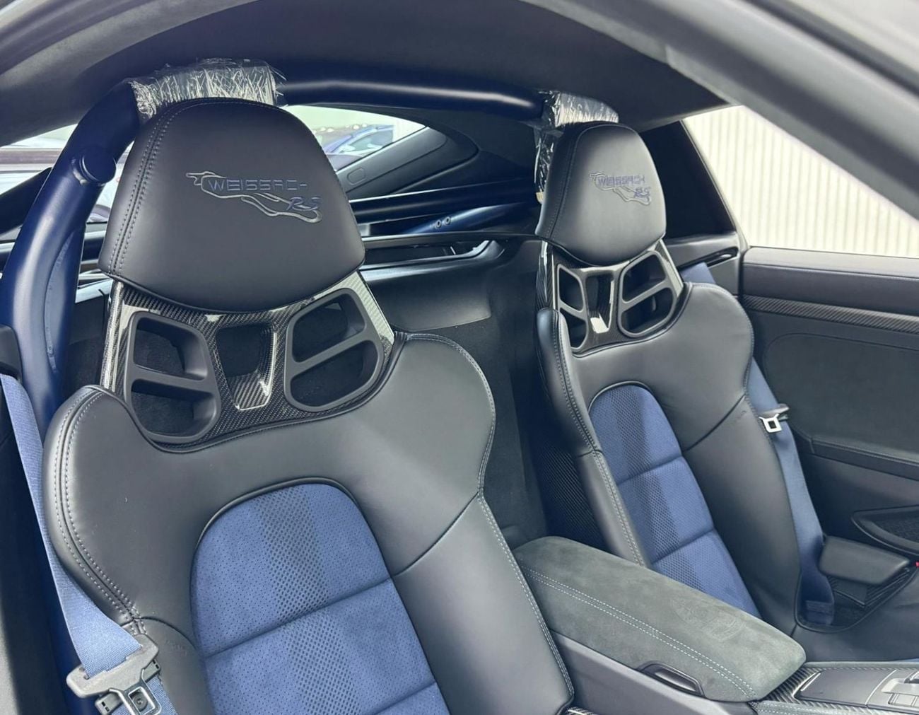 بورش كايمان 718 2025 Porsche 718 Cayman GT4 RS Weissach Package, Feb/2027 Porsche Warranty, Excellent Condition, GCC