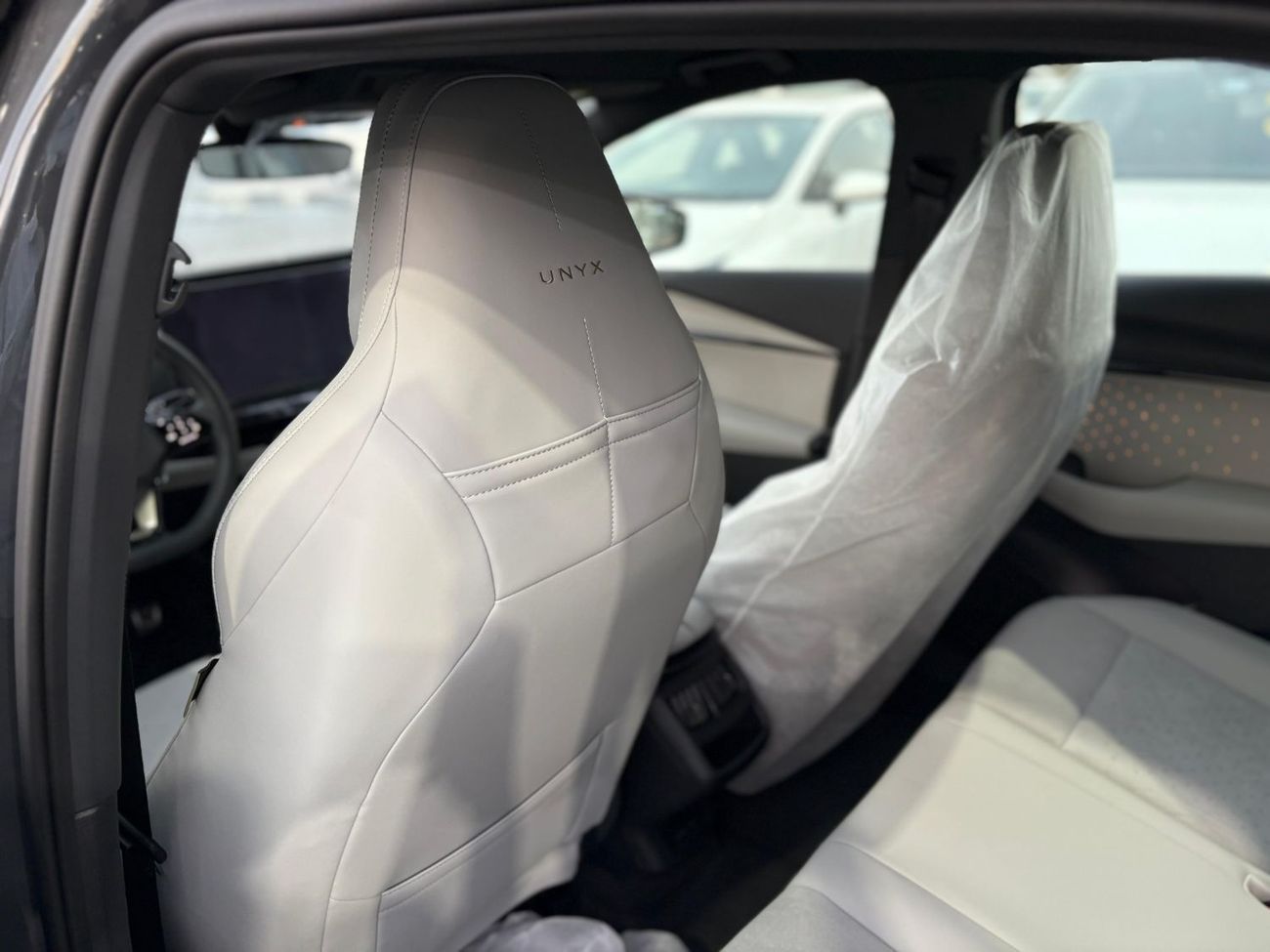 Volkswagen ID.Unyx ELECTRIC 5 SEATS FULL OPTION