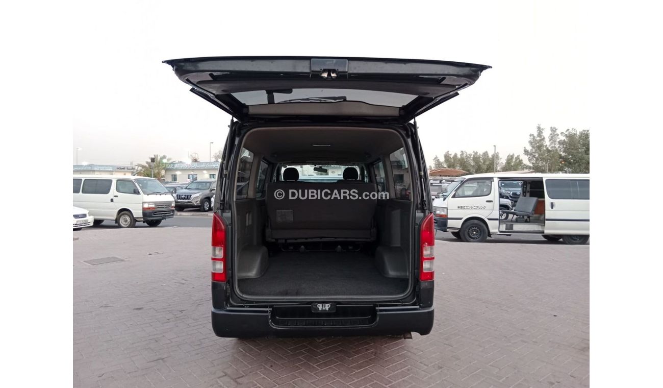 تويوتا هاياس TOYOTA HIACE VAN RIGHT HAND DRIVE (PM1621)