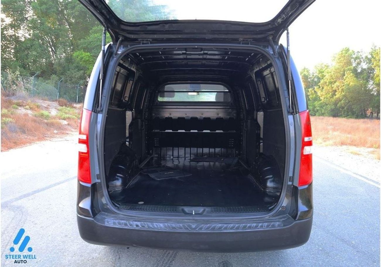 Hyundai H-1 Cargo Van 2.5L RWD / Diesel MT / Like New Condition / Lowest Price / Book Now!