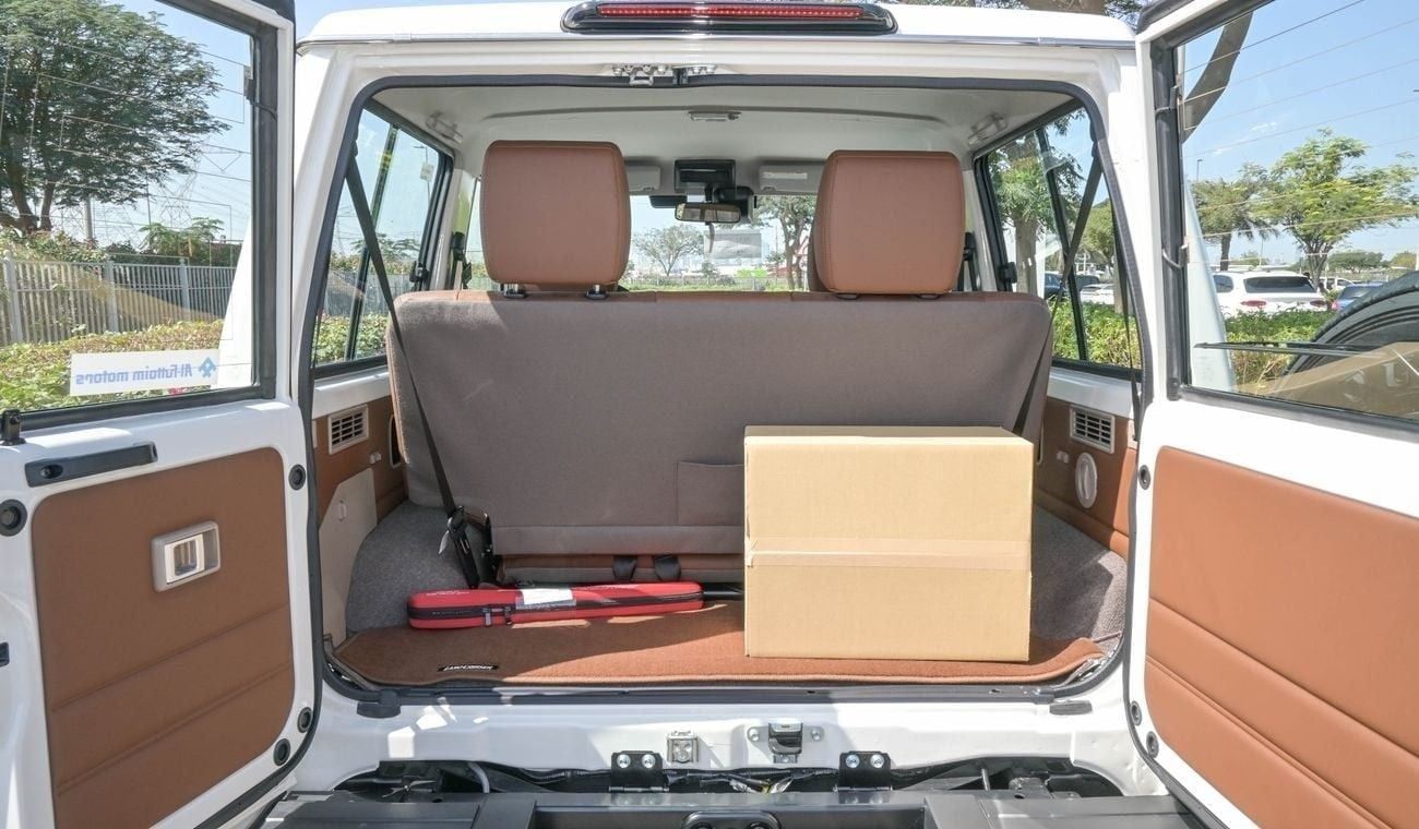 Toyota Land Cruiser 70 LX COUPE