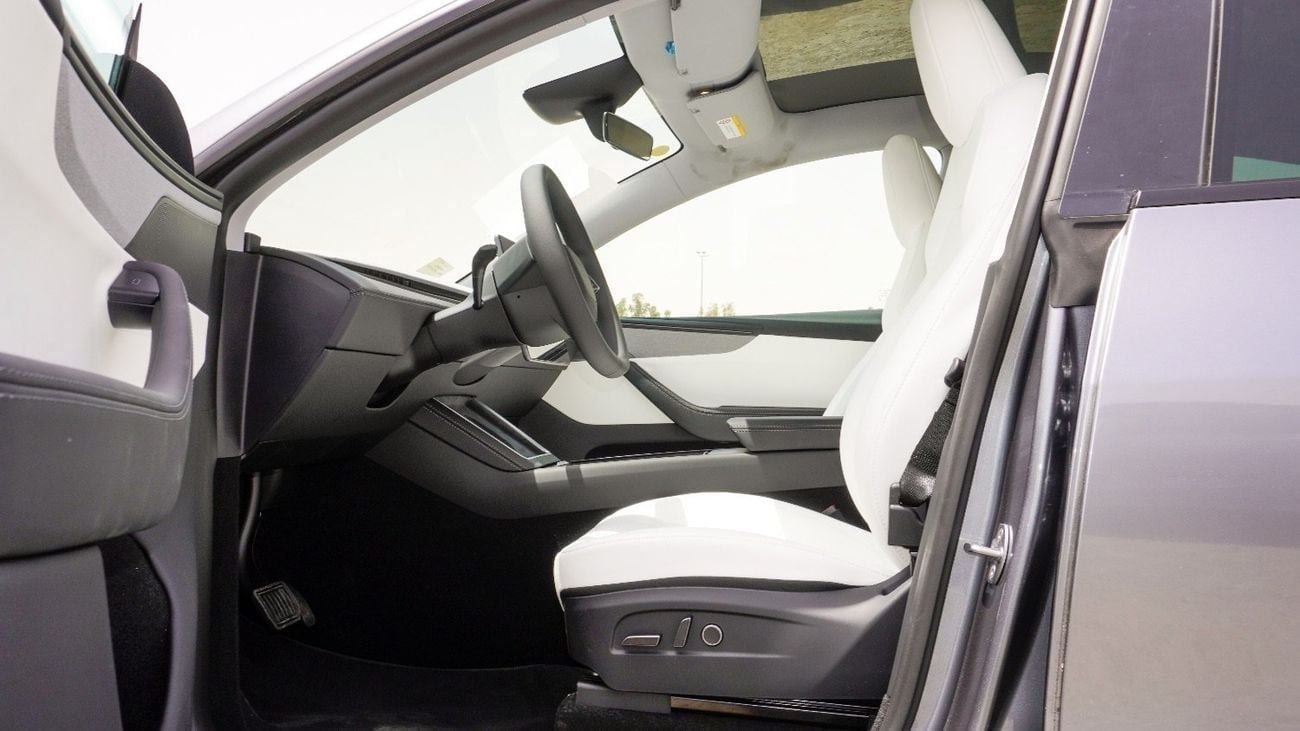 Tesla Model Y Long Range (AWD) || Brand New || 0 KM