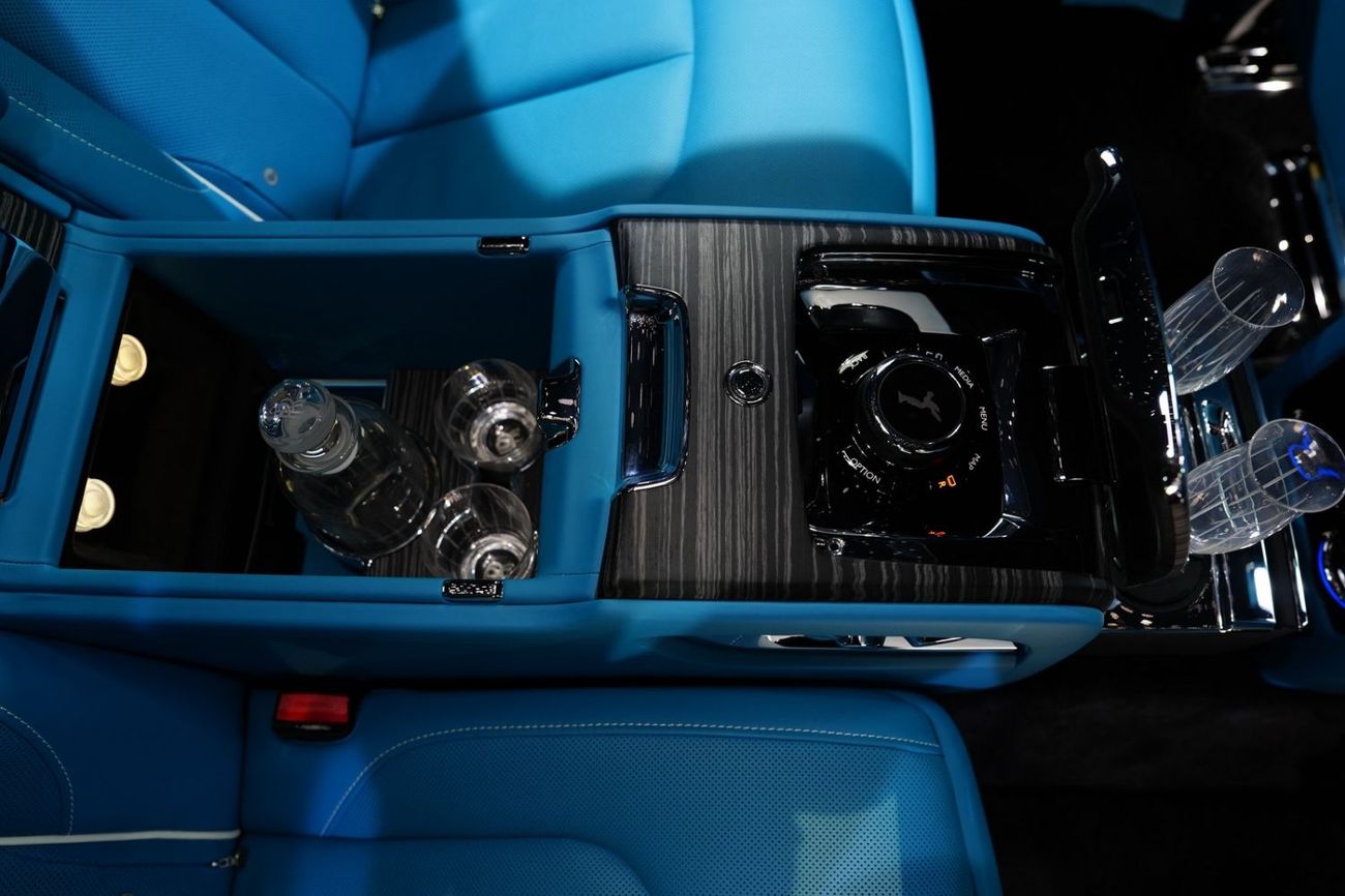 Rolls Royce Ghost Standard VIP Rear Seats w/ Entertainment Screens, Bespoke Audio, Very Low KM, Dealer Warranty!!