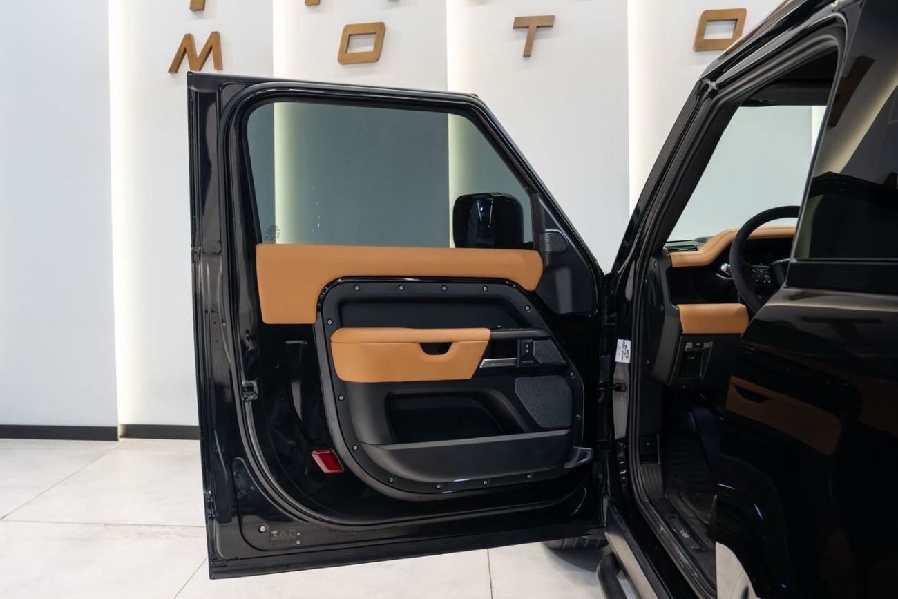 Land Rover Defender 90 P525 - 2022 | AL TAYER | SHORT-WHEEL BASE | V8 EDITION | UNDER WARRANTY | PERFECT CONDITION