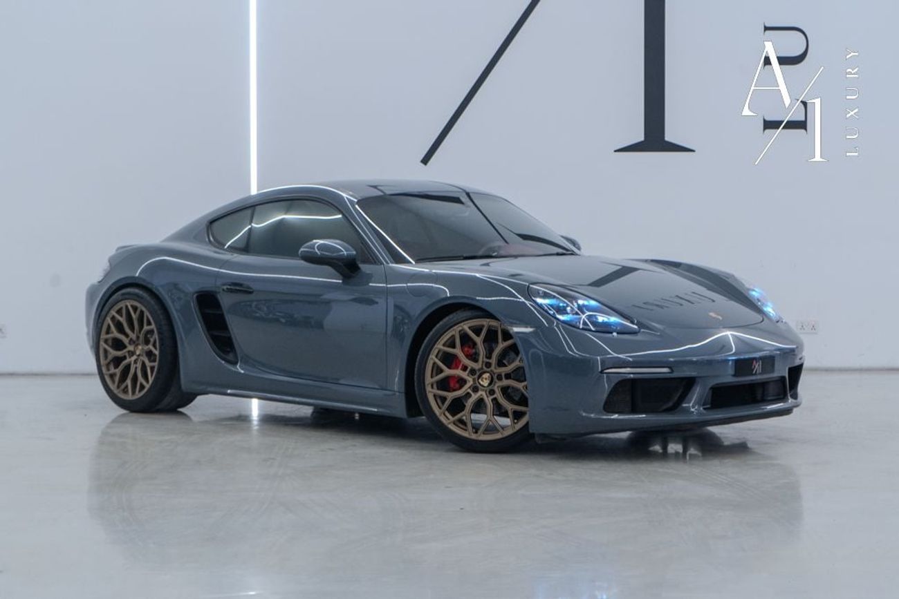 Porsche Cayman 2018 Porsche Cayman, Warranty, Full Service History, Carbon Fiber Package, Sport Chrono Package, GCC
